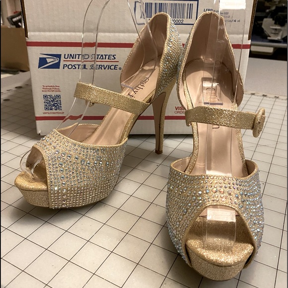 Cathy Jean Rhinestone Studded Heels - Size 9 - Picture 1 of 7
